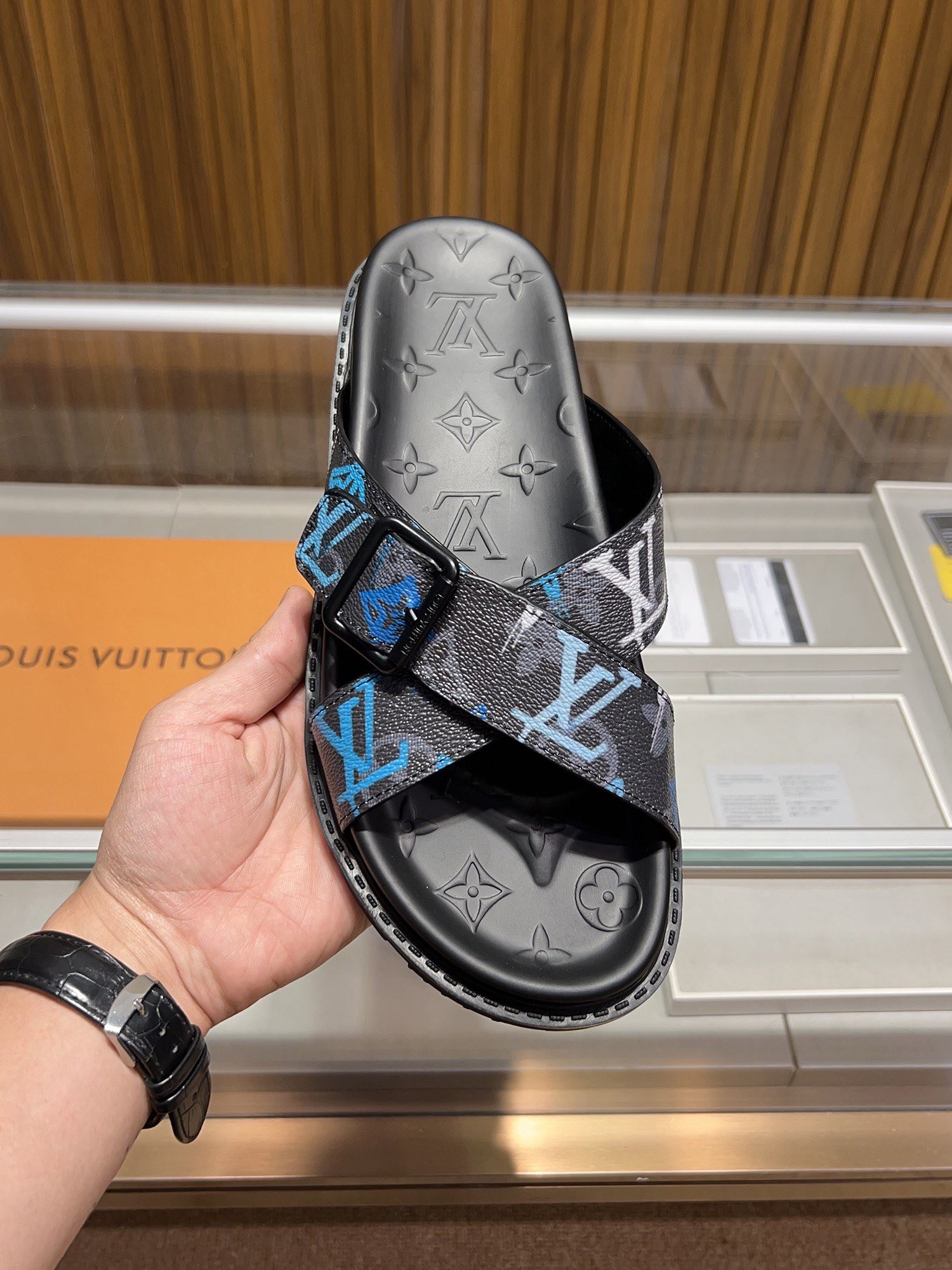 Louis Vuitton Slippers